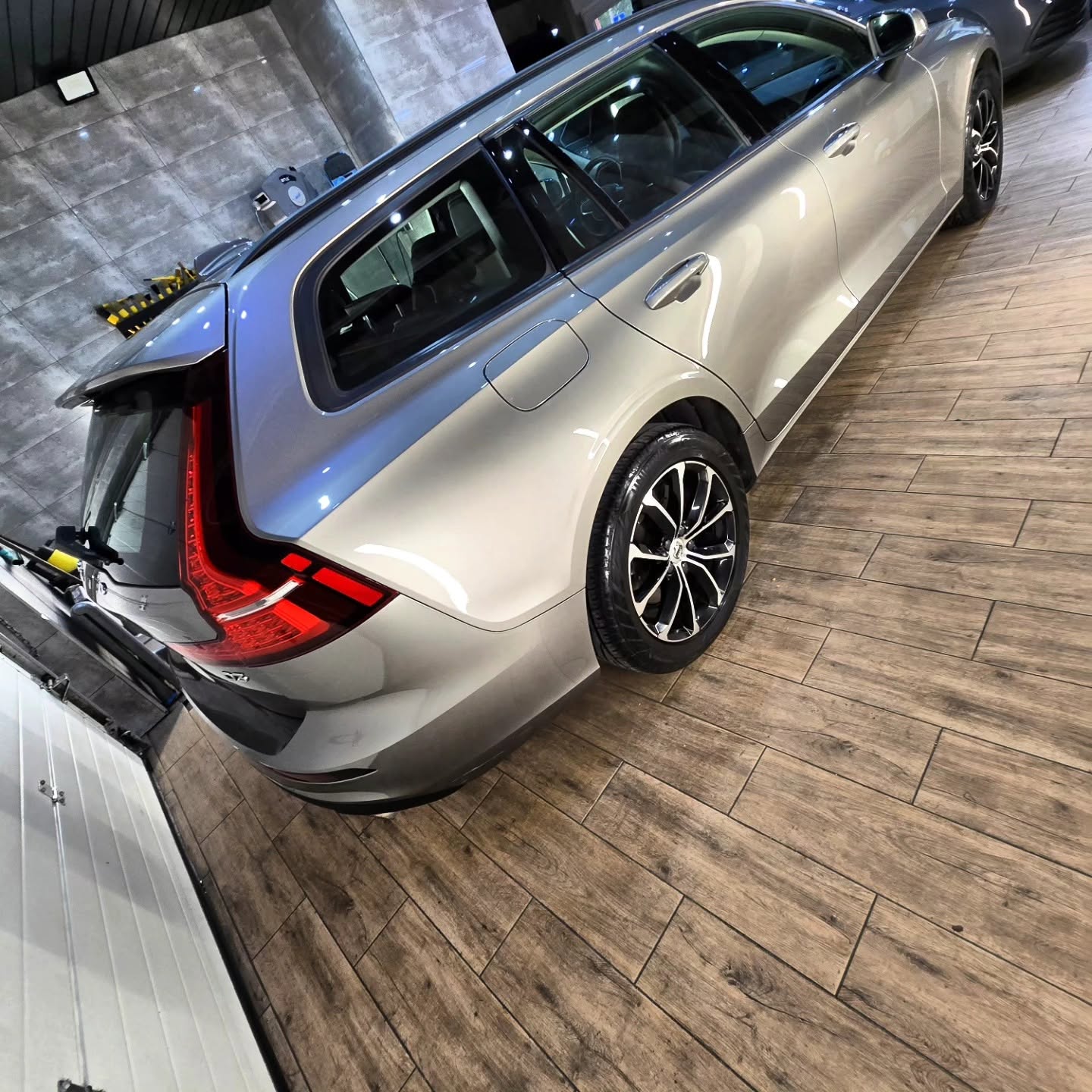 Volvo V60 Perfekcja w każdym detalu - zdjęcie 2